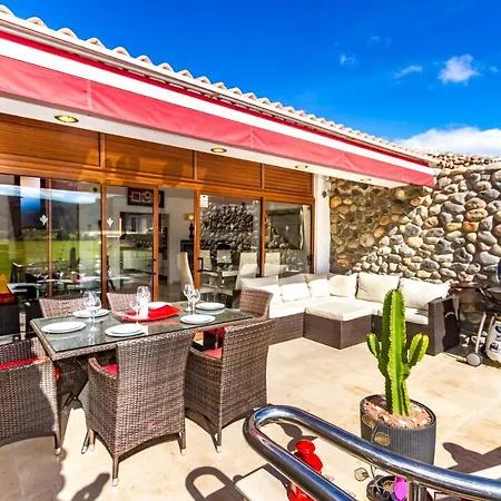 Casa Holmston, Duplex With Hot Tub In Anfi Tauro Topaz *