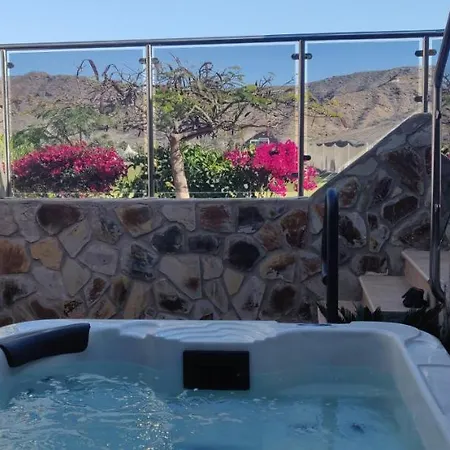 Casa Holmston, Duplex With Hot Tub In Anfi Tauro Topaz *