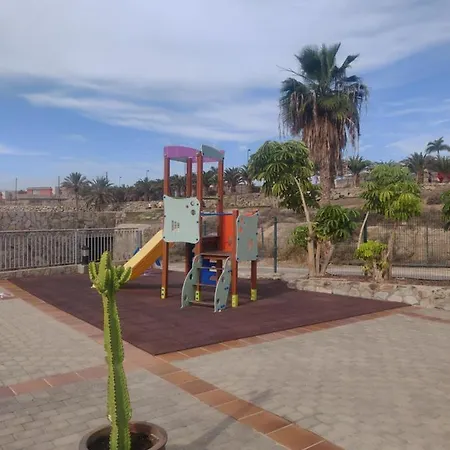 Holiday home Casa Holmston, Duplex With Hot Tub In Anfi Tauro Topaz