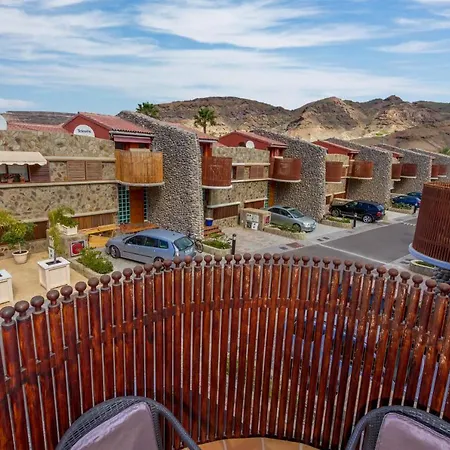 Holiday home Casa Holmston, Duplex With Hot Tub In Anfi Tauro Topaz