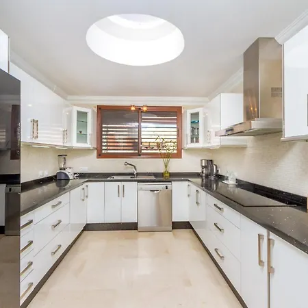 Casa Holmston, Duplex With Hot Tub In Anfi Tauro Topaz *